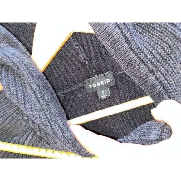 Torrid Black Braided Detail Knit Hooded Long sleeves Women's Sweater Size 0 (12) - Picture 5 of 8